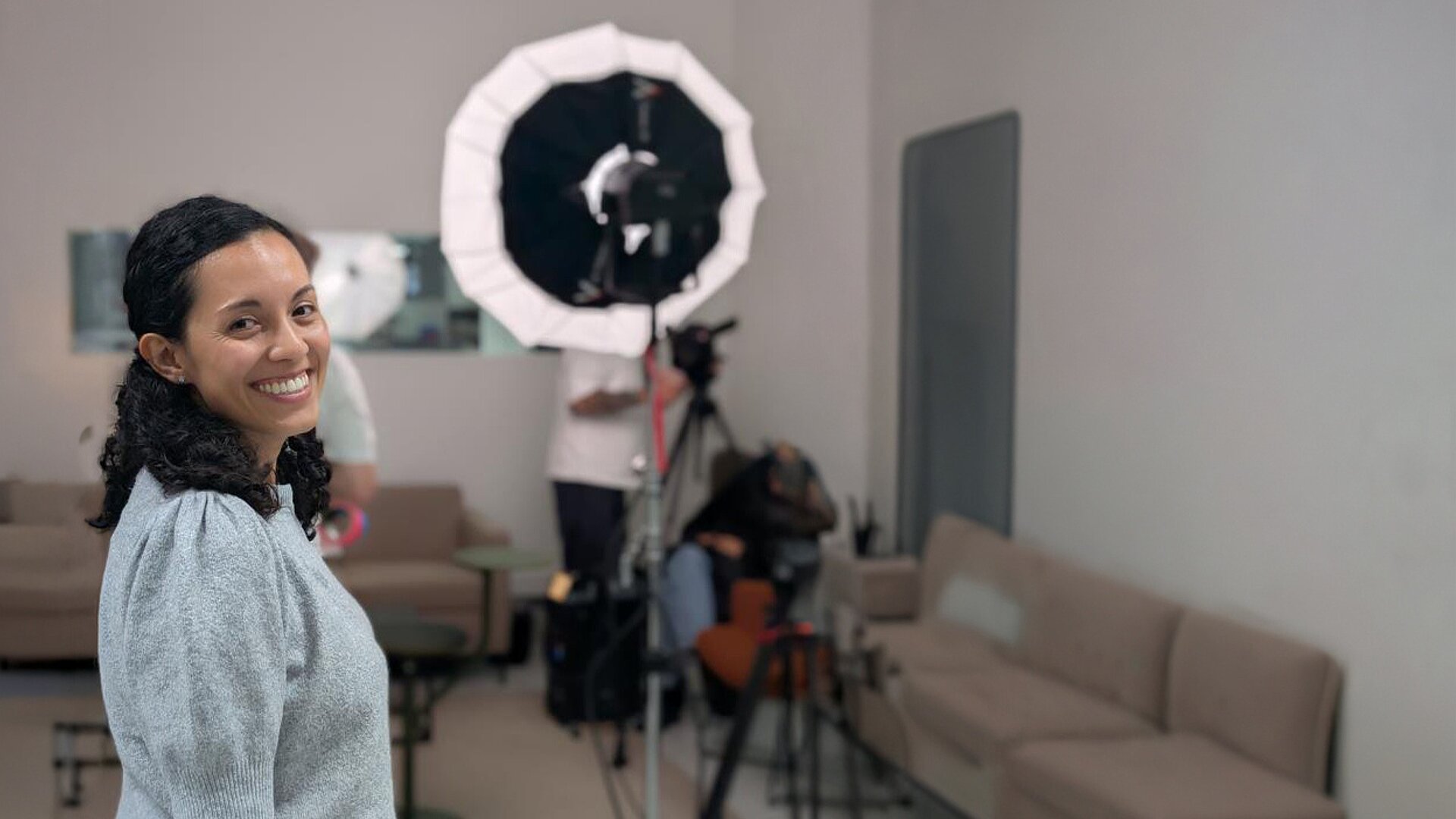 Paola Hernandez from CeramTec as part of THE Länd campaign for innovative employers from Baden-Württemberg