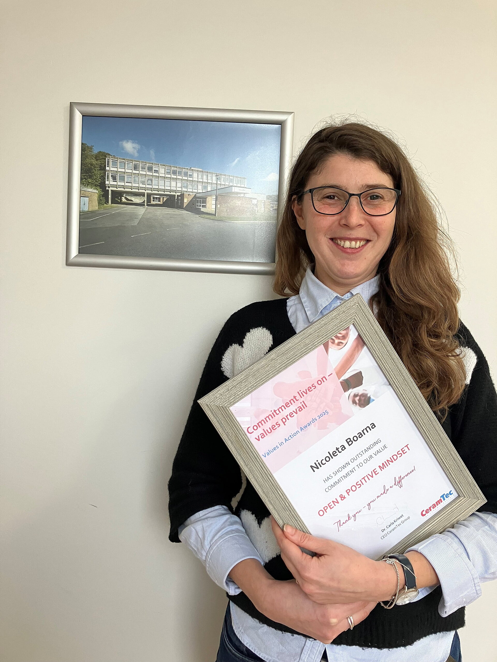 Nicoleta Bourna receives the CeramTec Value Award "Open & Positive Mindset" 2025